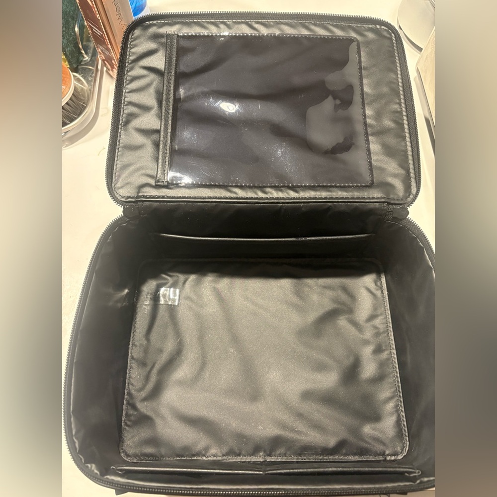 Beis The Cosmetic Case